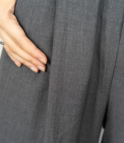 ストレッチタックストレートパンツ