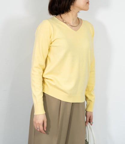 ソフトタッチVネックニット