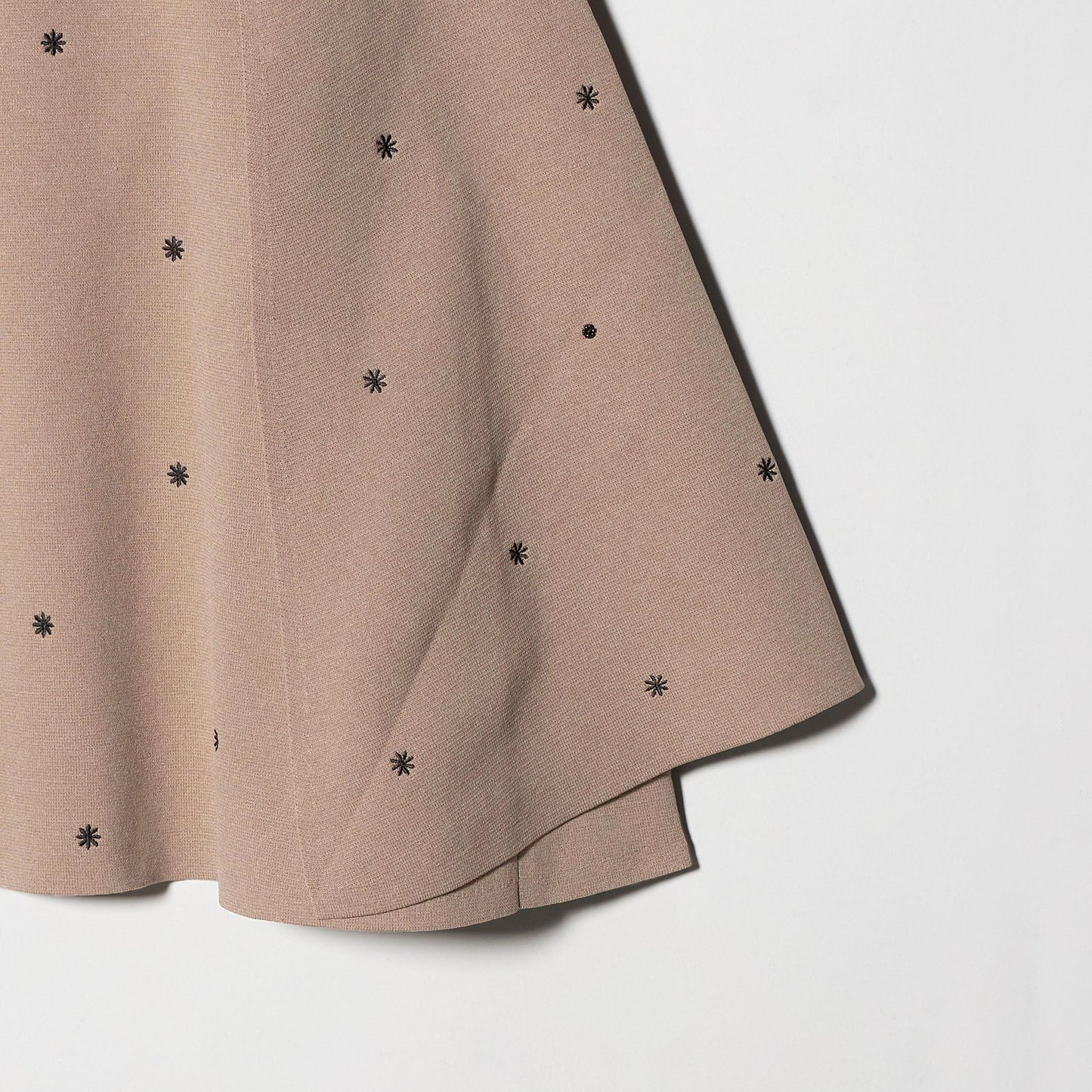 エンブロイダリー フラワー ケープニット ‐ウォッシャブル‐