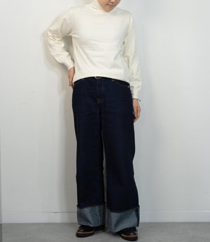 タートルネックソフトニット