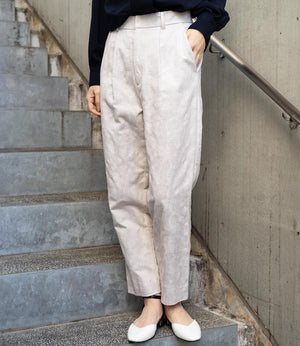 フローラルジャガードテーパードパンツ