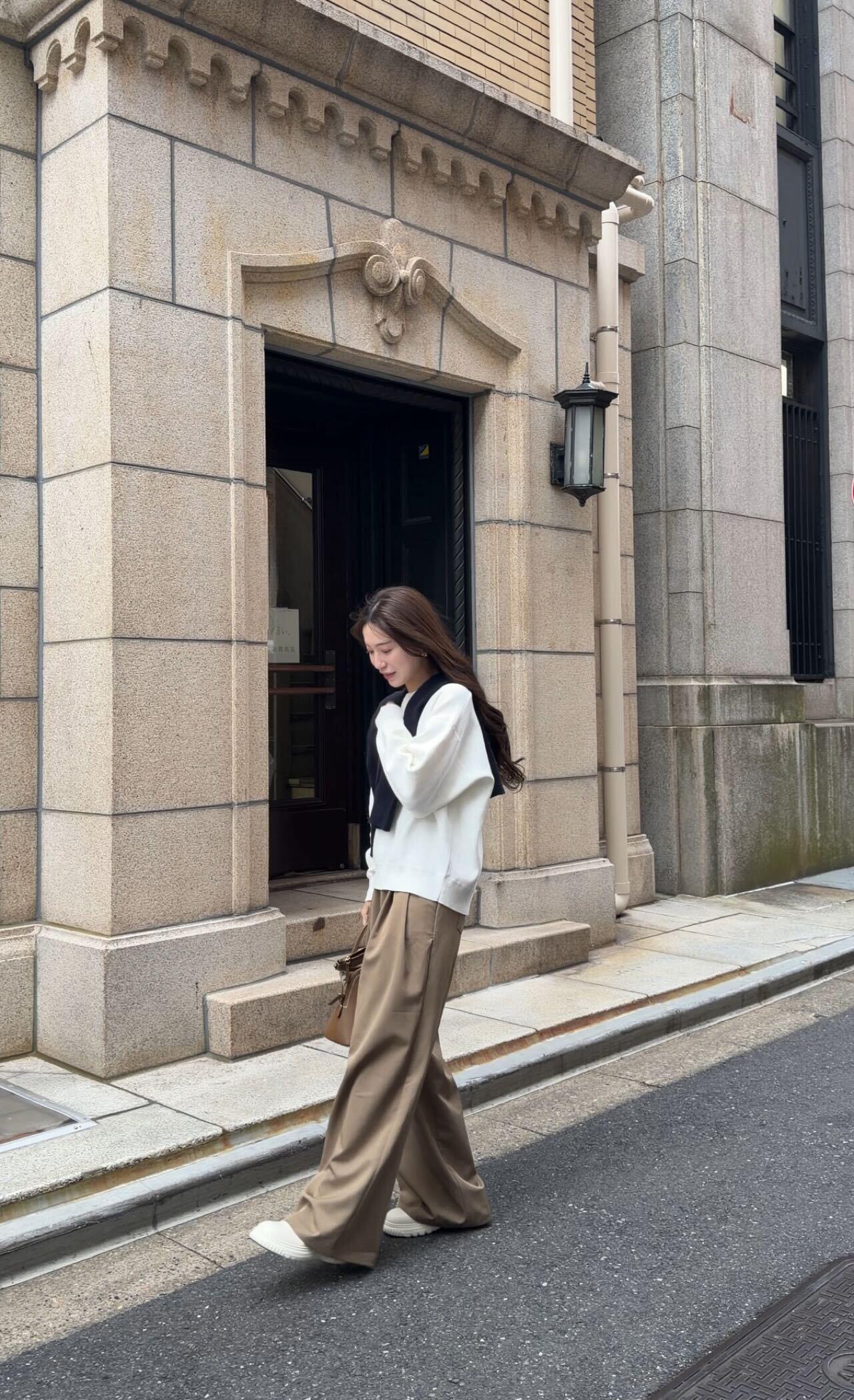 ダブルタックルーズワイドパンツ