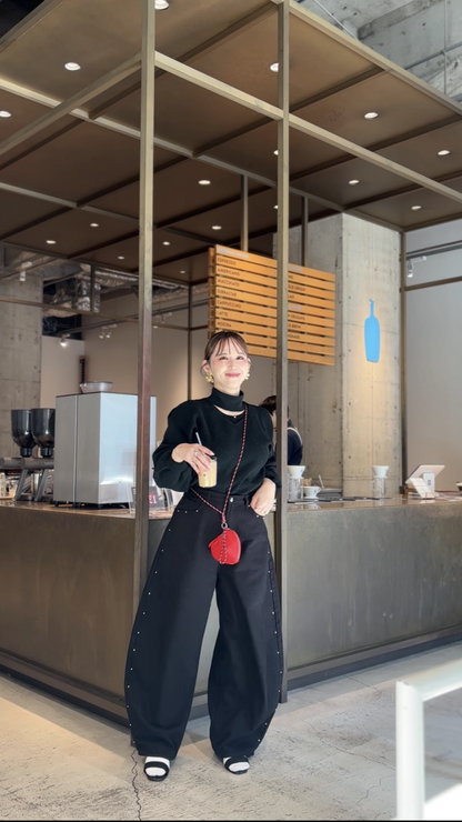スタッズ付きワイドカーブデニム