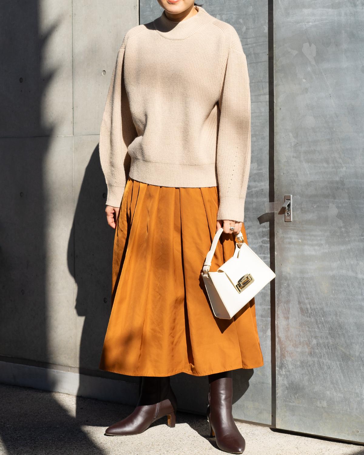 ハイネックボリュームスリーブニット