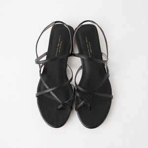 ナロウベルト トングサンダル（2.5cmヒール）