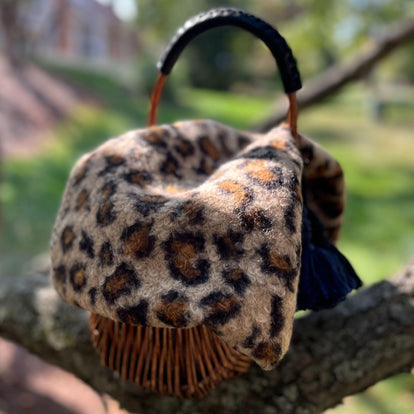 NKNIT ボアマフラーboa wave scarfboa LEOPAED⓪ レオパード柄ボアマフラースカーフ – &DROBE (アンドローブ)