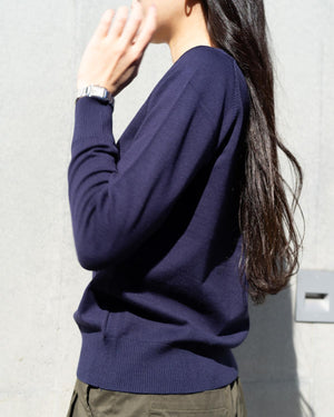 クルーネックストレートニット