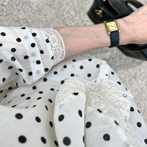 水玉レースブラウス