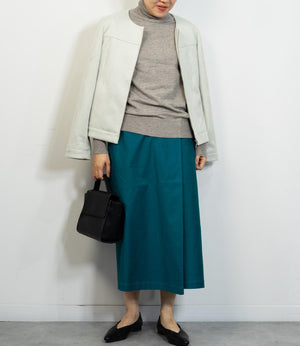 タートルネックソフトニット