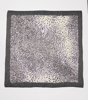 ヒョウ柄プリントスカーフ