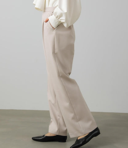 ストレッチストレートテーパードパンツ