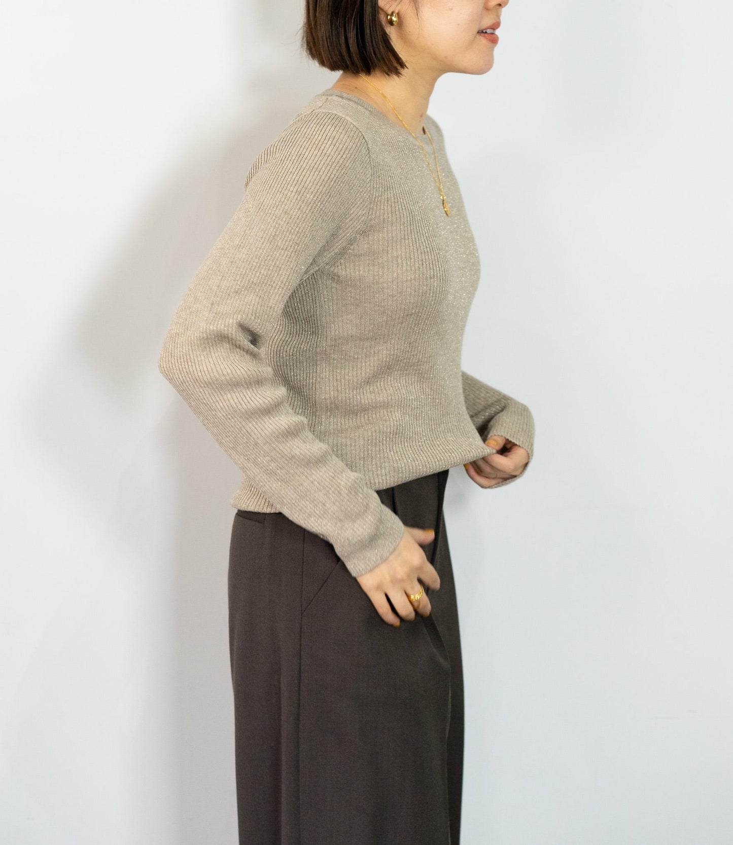 ラメリブクルーネックスリムニット