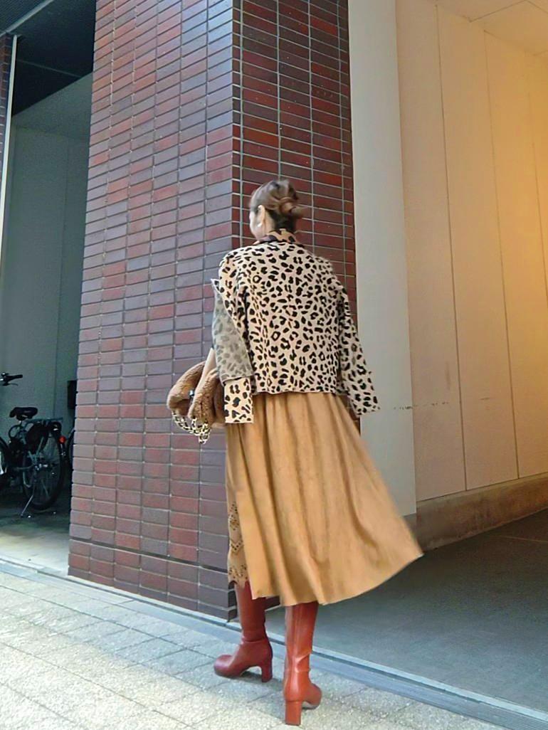 スエードパンチングスカート