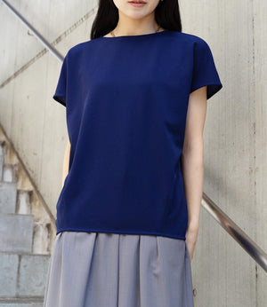 コクーンシルエットボートネックカットソー