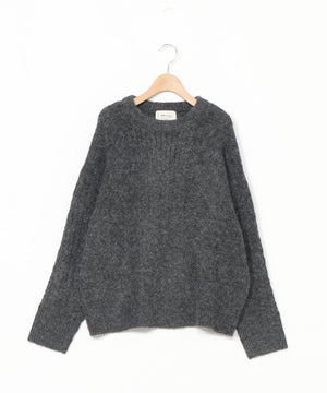 ケーブルニット