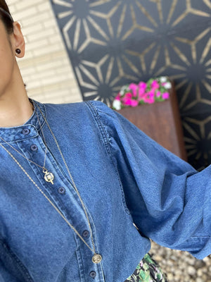 スタンドカラーデニムブラウス