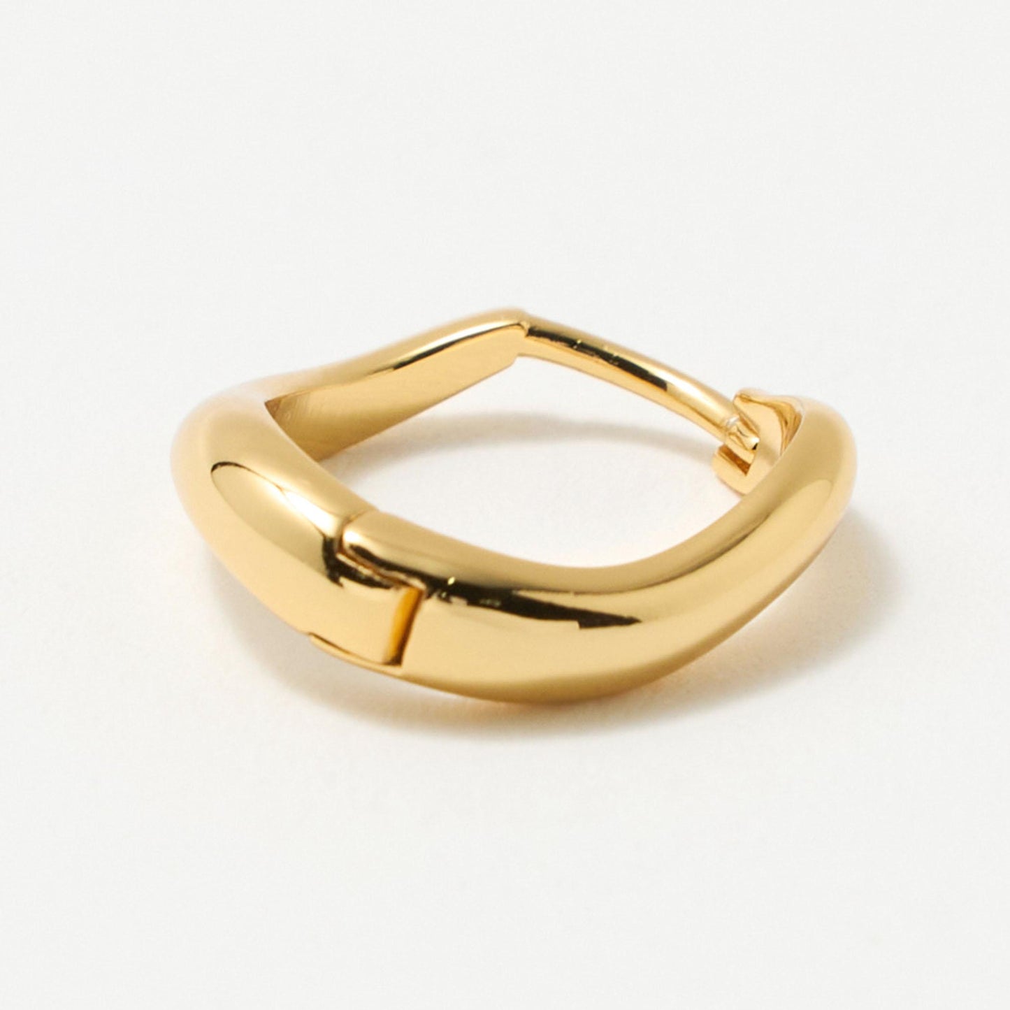 ツイスト フープ ピアス