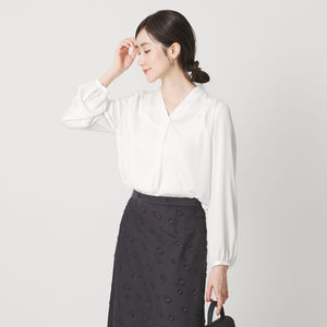 バック サテン Vネック ロングスリーブ ブラウス ‐ウォッシャブル‐