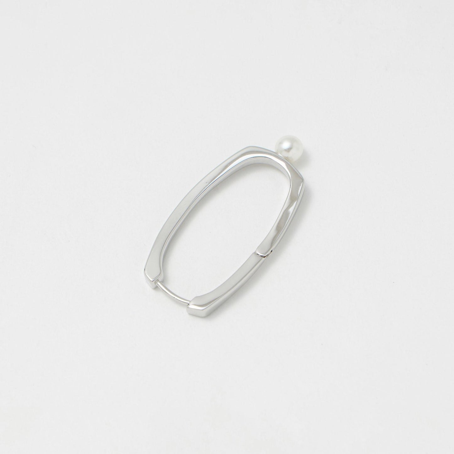 オーバルフープ&イミテーションパール ピアス