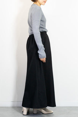 コンフォータブルスリムニット