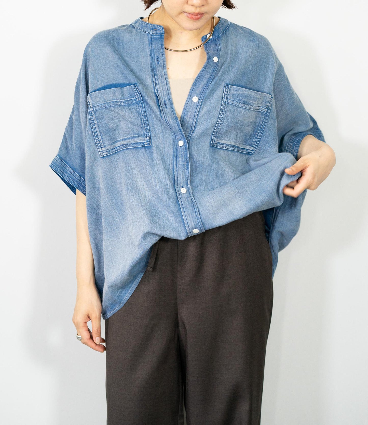 バンドカラーシアーデニムシャツ