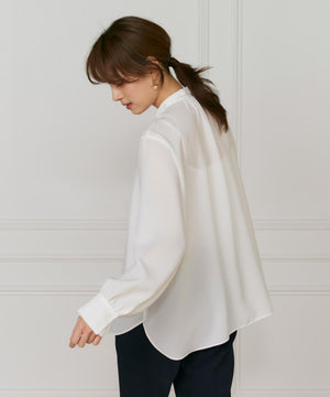 ボウタイブラウス