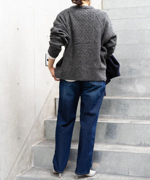 ケーブルニット