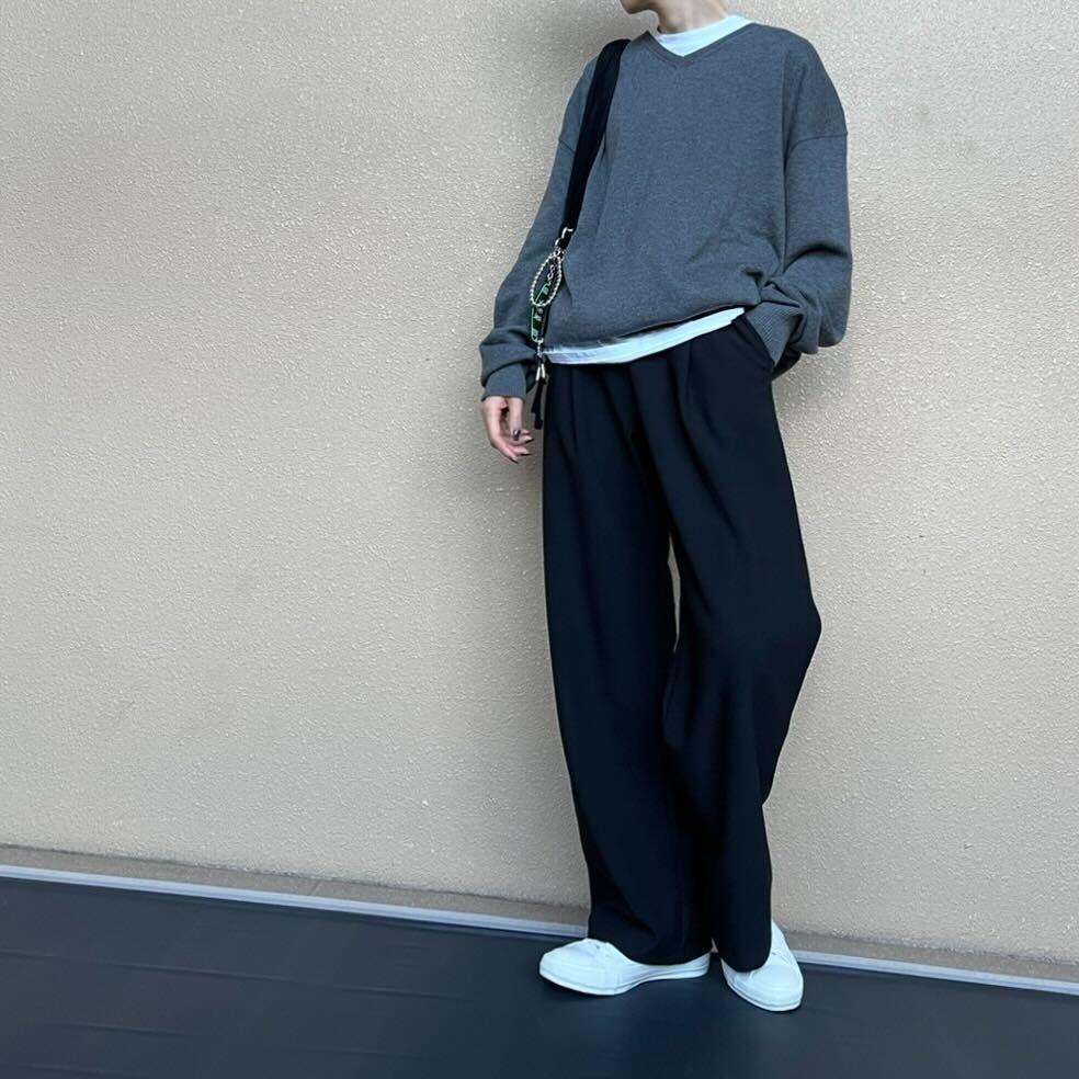 カシミアVネックニット