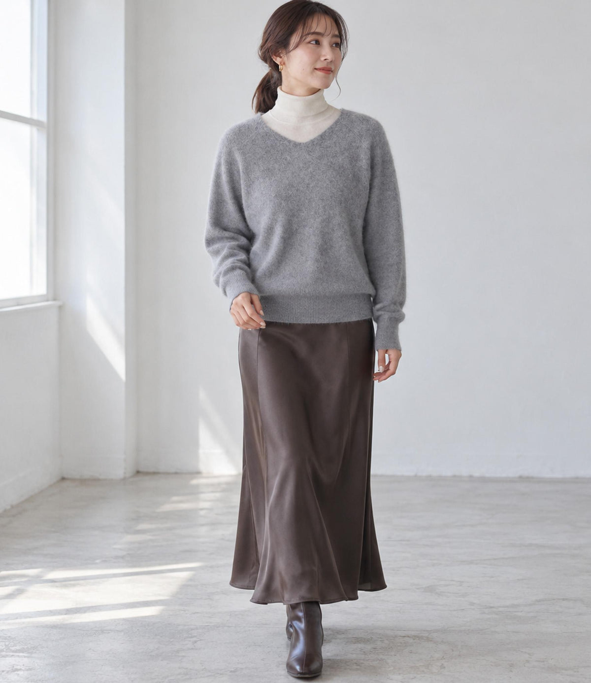 ウールカシミアホールガーメントVネックニット