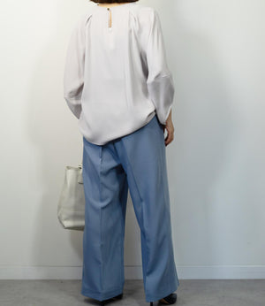 ダブルバックサテンエアリーブラウス