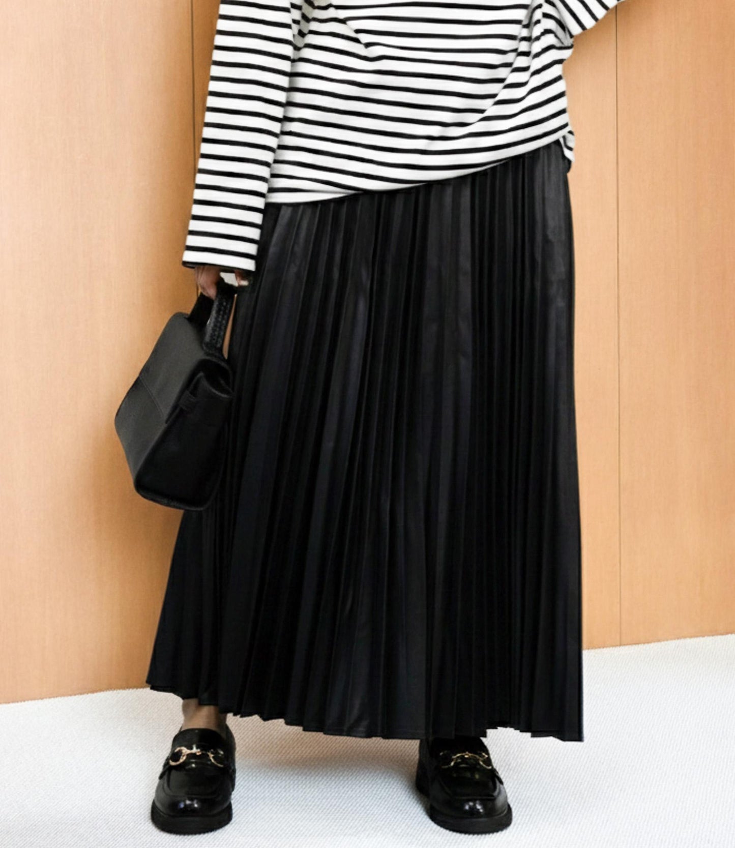 フェイクレザープリーツスカート