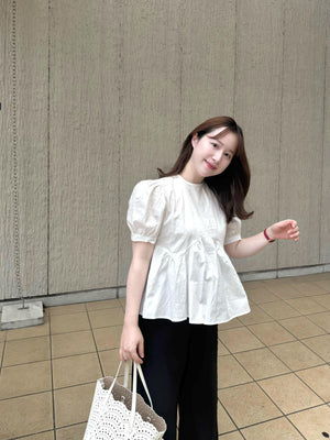 半袖パフスリーブブラウス