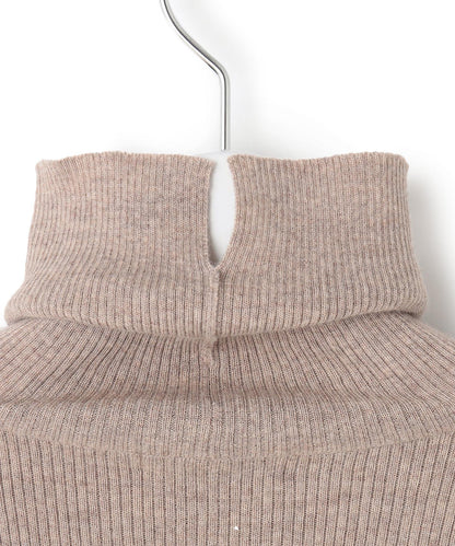 ウーステッドウール リブタートルネック ニット