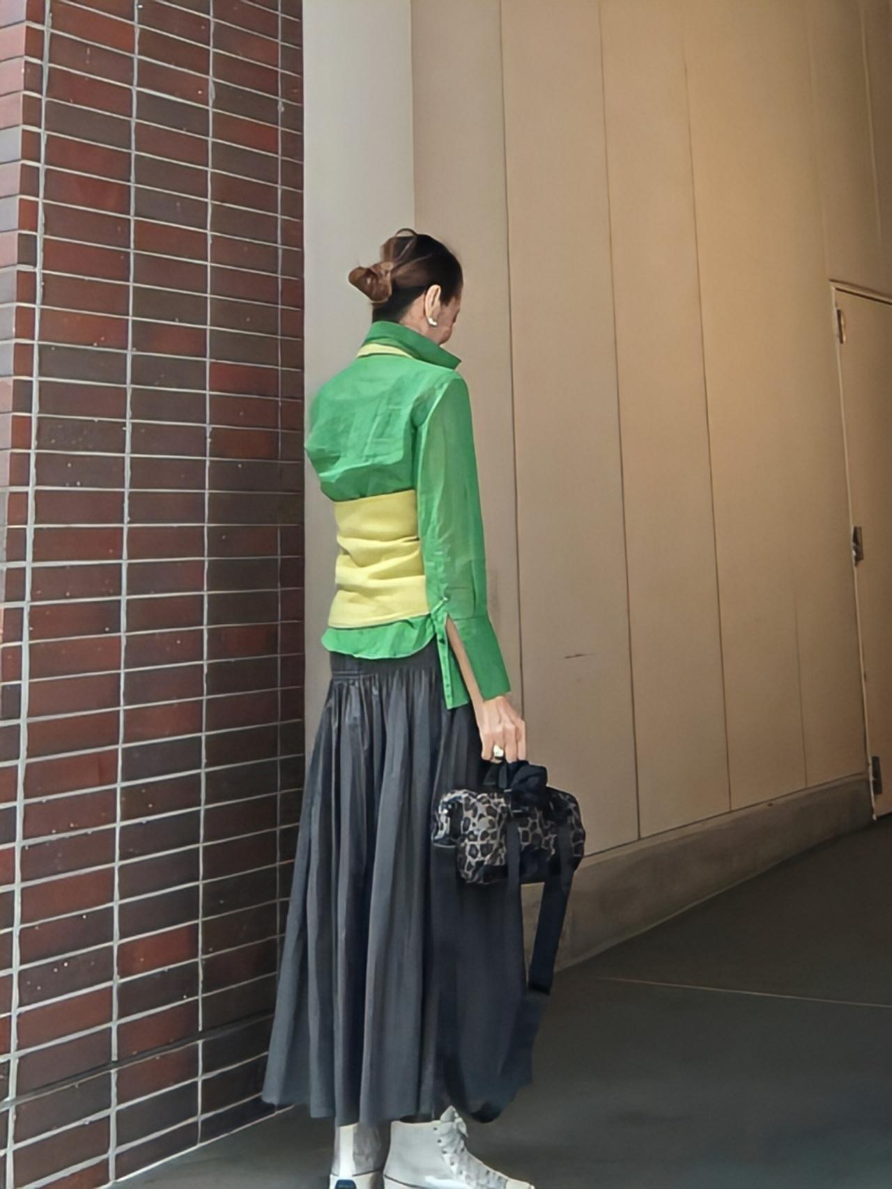 ホルターネックニット