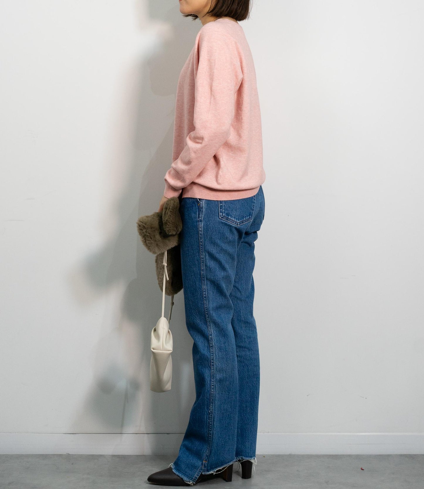 ソフトカシミアクルーネックニット