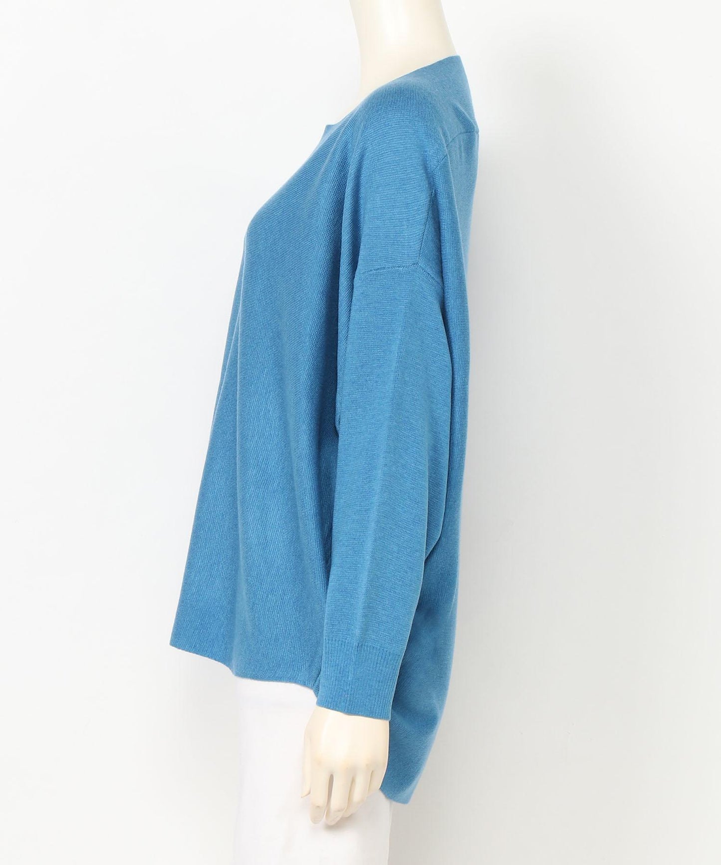 ボートネックニット