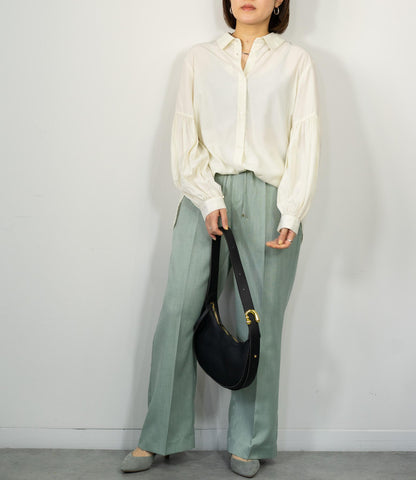 バンドカラーギャザーボリュームブラウス