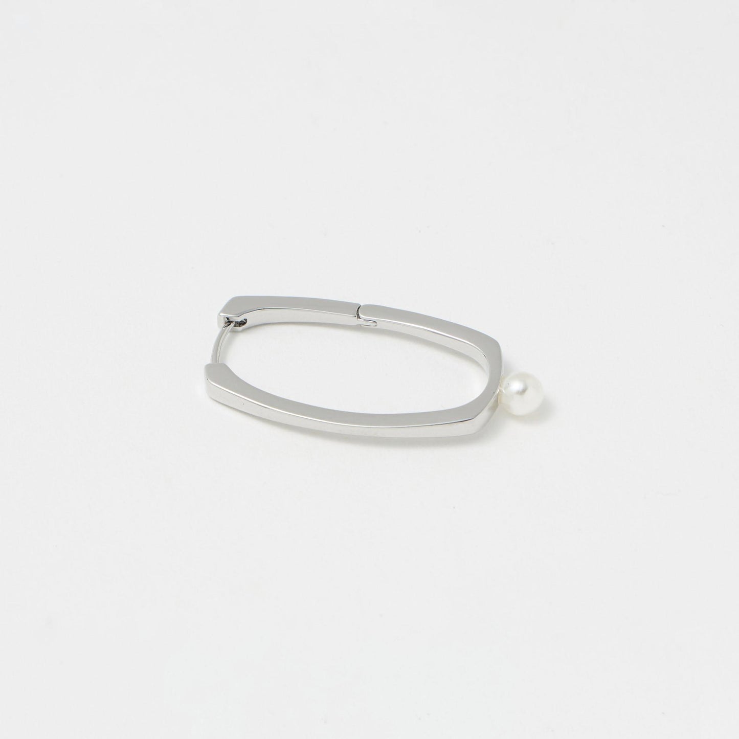 オーバルフープ&イミテーションパール ピアス