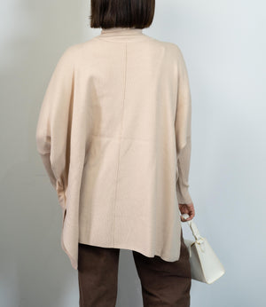 ハイネックポンチョニット