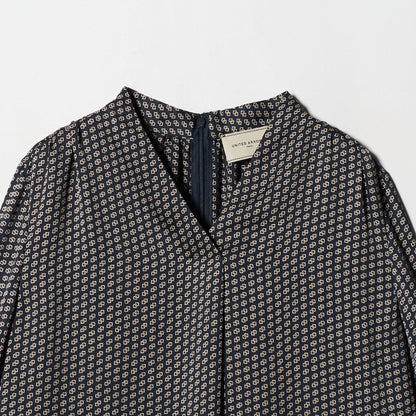 バック サテン Vネック ロングスリーブ ブラウス ‐ウォッシャブル‐