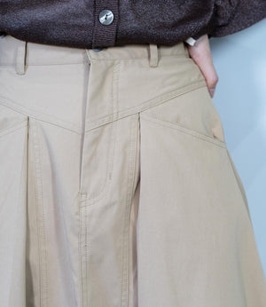 タックツイルフレアスカート