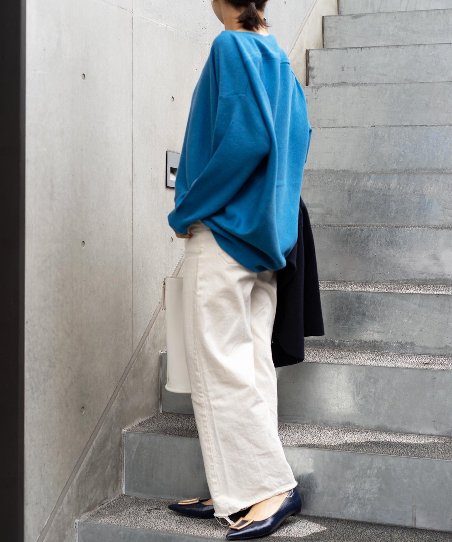 ボートネックニット