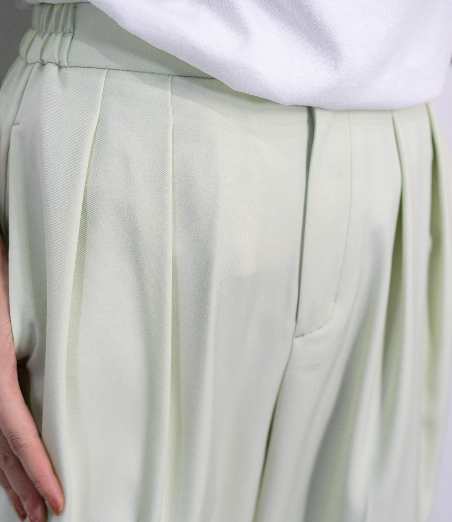 センタープレスセミワイドパンツ