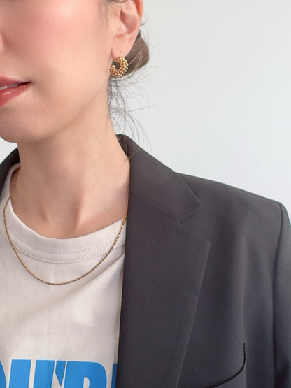 きらめく小粒フープピアス