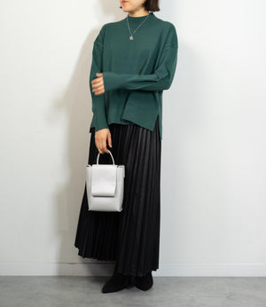 ハイネックスクエアニット