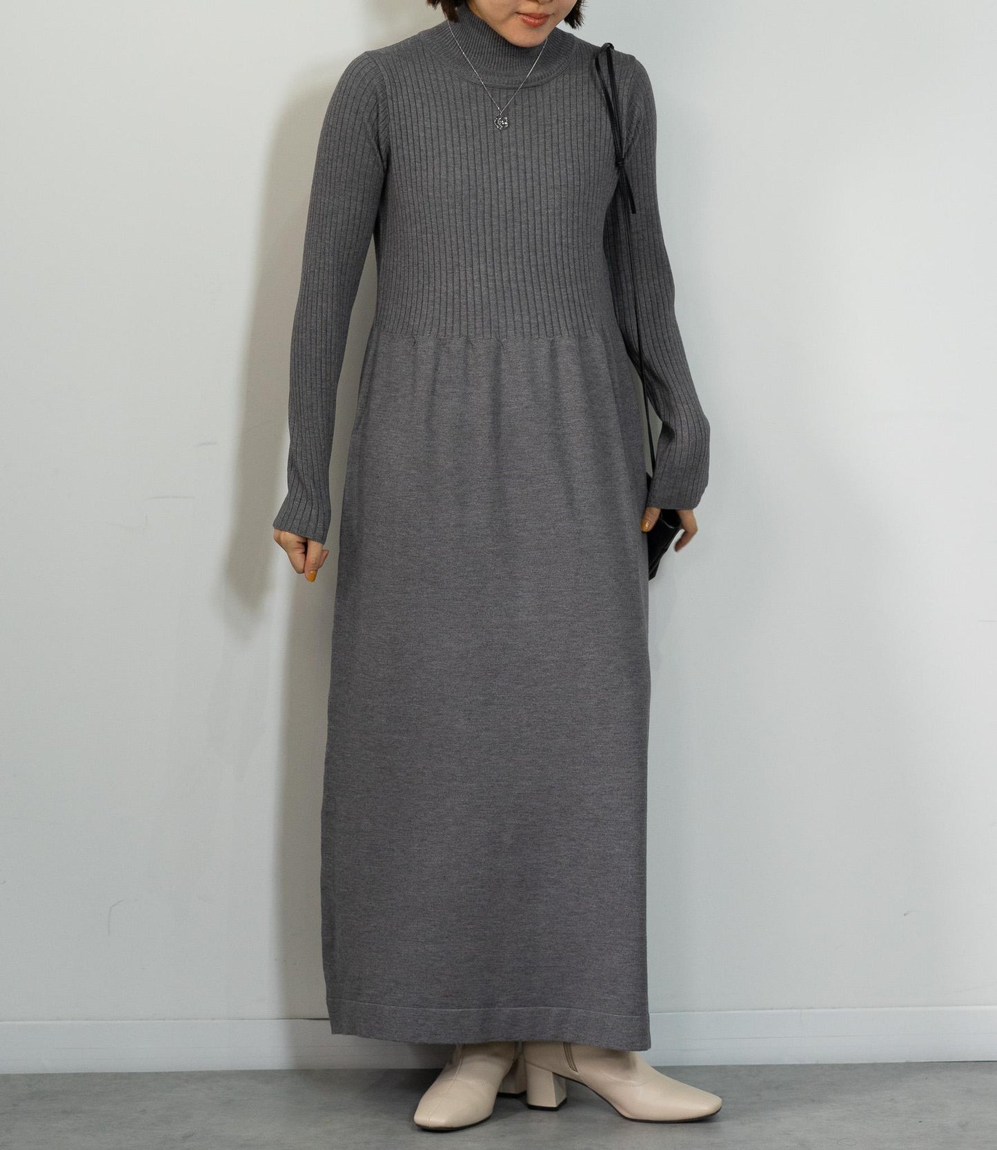 Vネックベストスリムワンピースアンサンブル