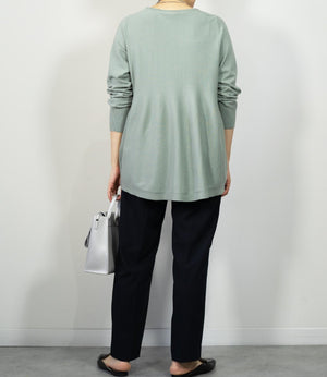 ペプラムシルエットニットプルオーバー