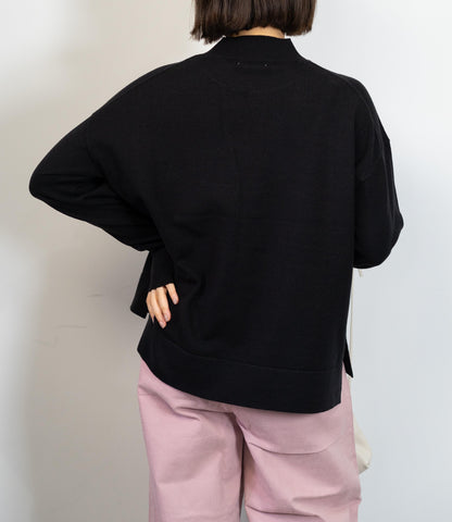 ハイネックスクエアニット