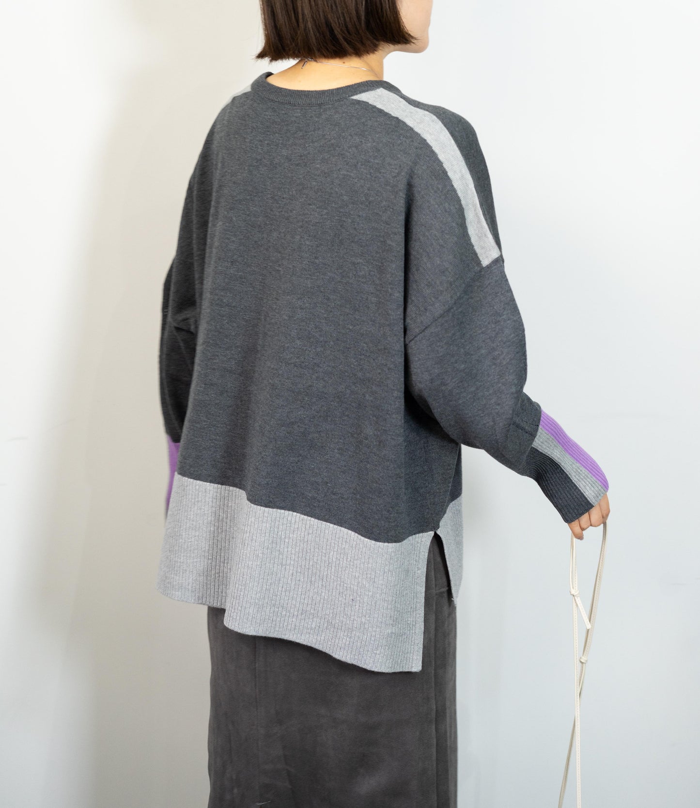 バイカラーボクシーニット