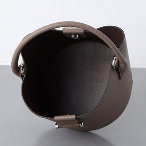 メタルポイント バケットバッグ